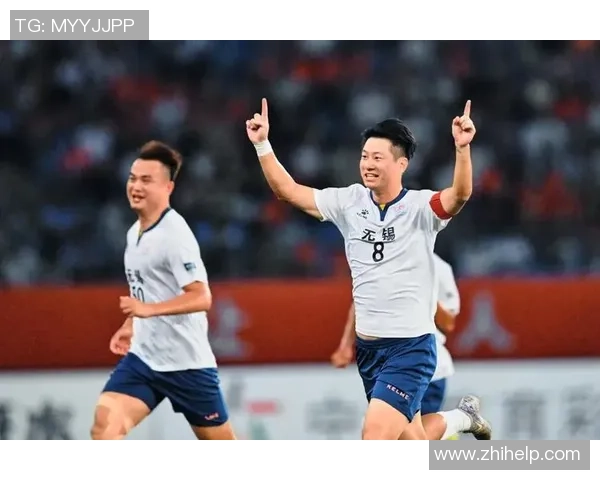 拼搏在绿茵场上奋力奔跑的球星们用汗水书写属于他们的传奇故事